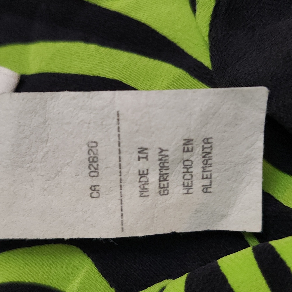 100% Silk, Mondi Black and Green Wave Pattern Button Shirt, Vintage Look - Picture 6 of 6